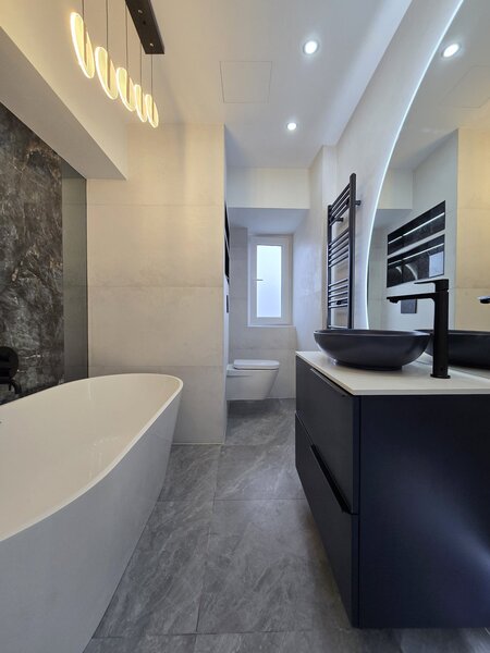 Unirii, Alba Iulia, vedere fata, centrala proprie, renovat lux 2025