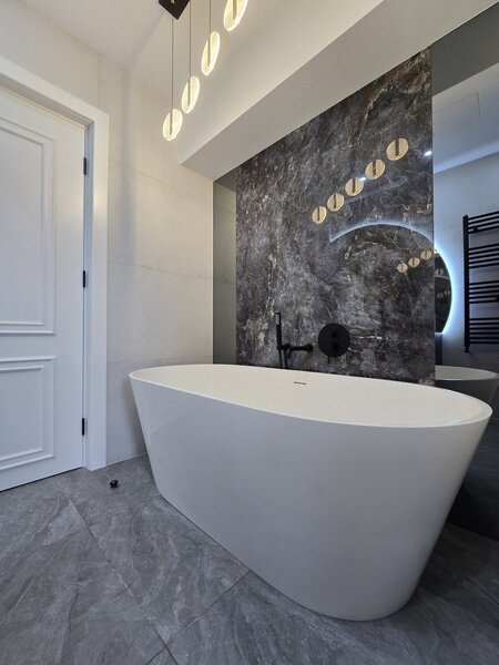 Unirii, Alba Iulia, vedere fata, centrala proprie, renovat lux 2025